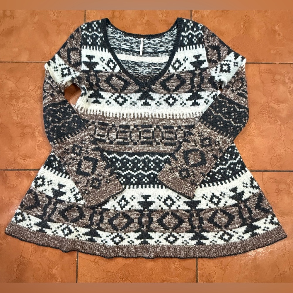 Patterned Knit Women's Top - Picture 2 of 6